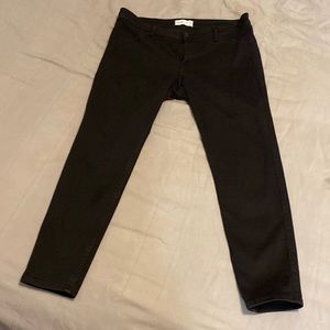 A & F Mid rise jean legging- black. Size 33/16. Worn once. No defects.